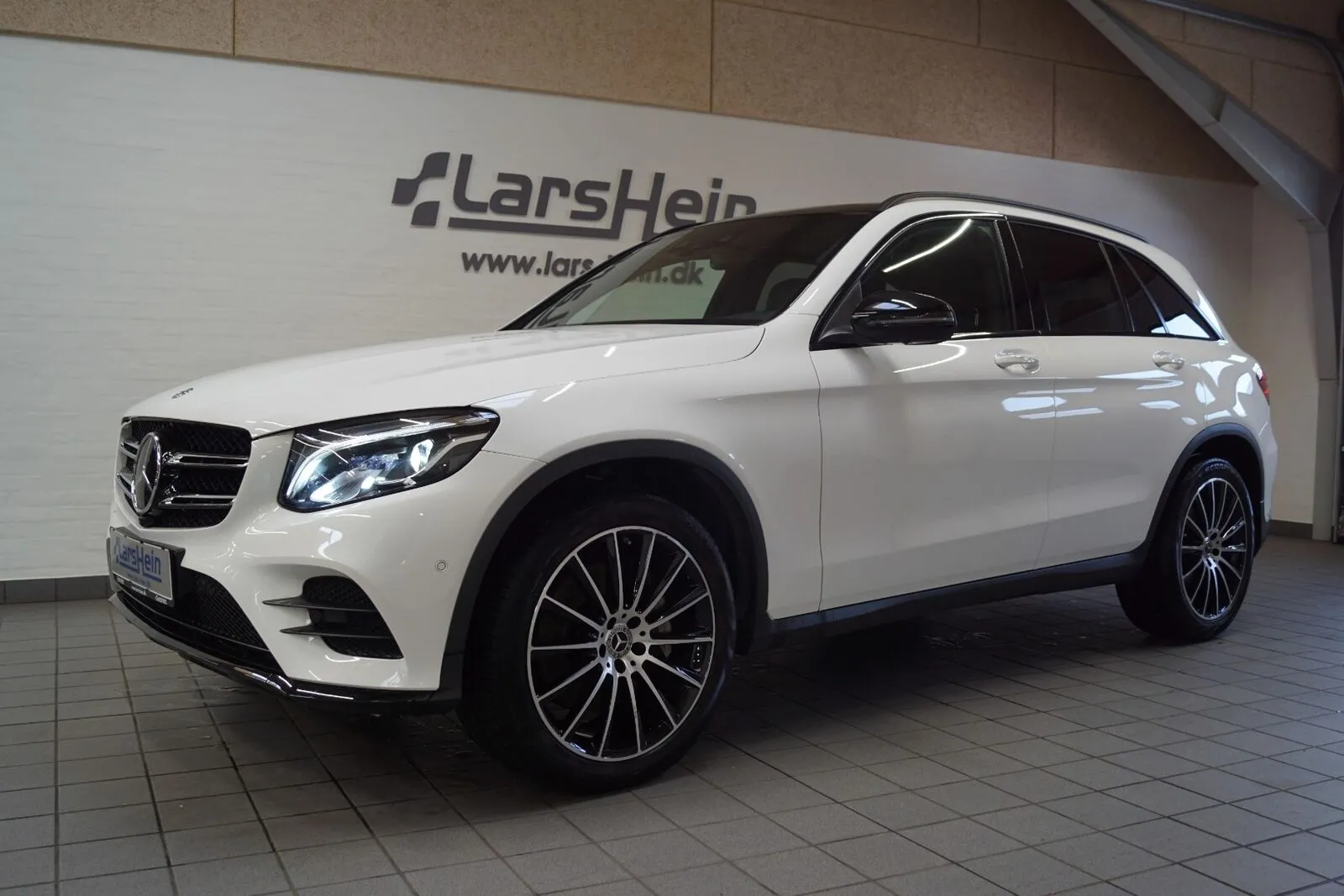 Mercedes-Benz GLC250 d 2,2 AMG Line aut. 4Matic Van 5d Image 2